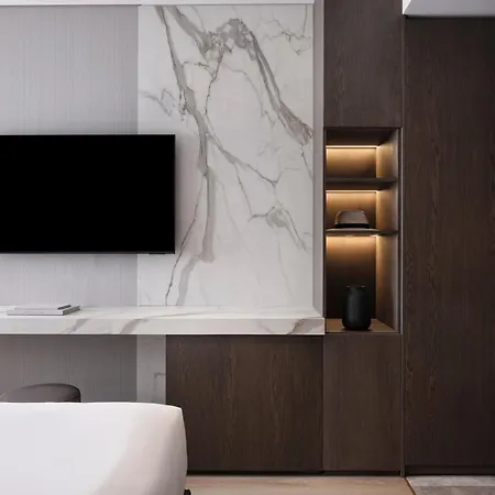 Nur Edge - Acropolis Skyline *