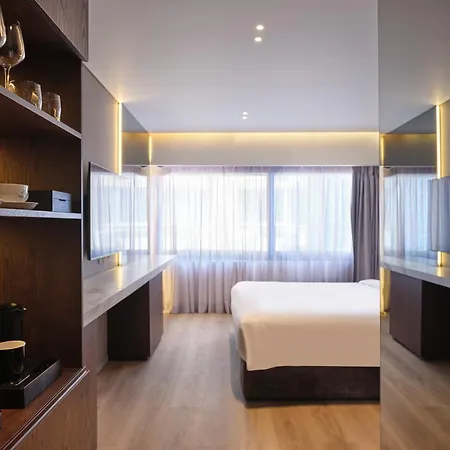 Nur Edge - Acropolis Skyline Aparthotel *